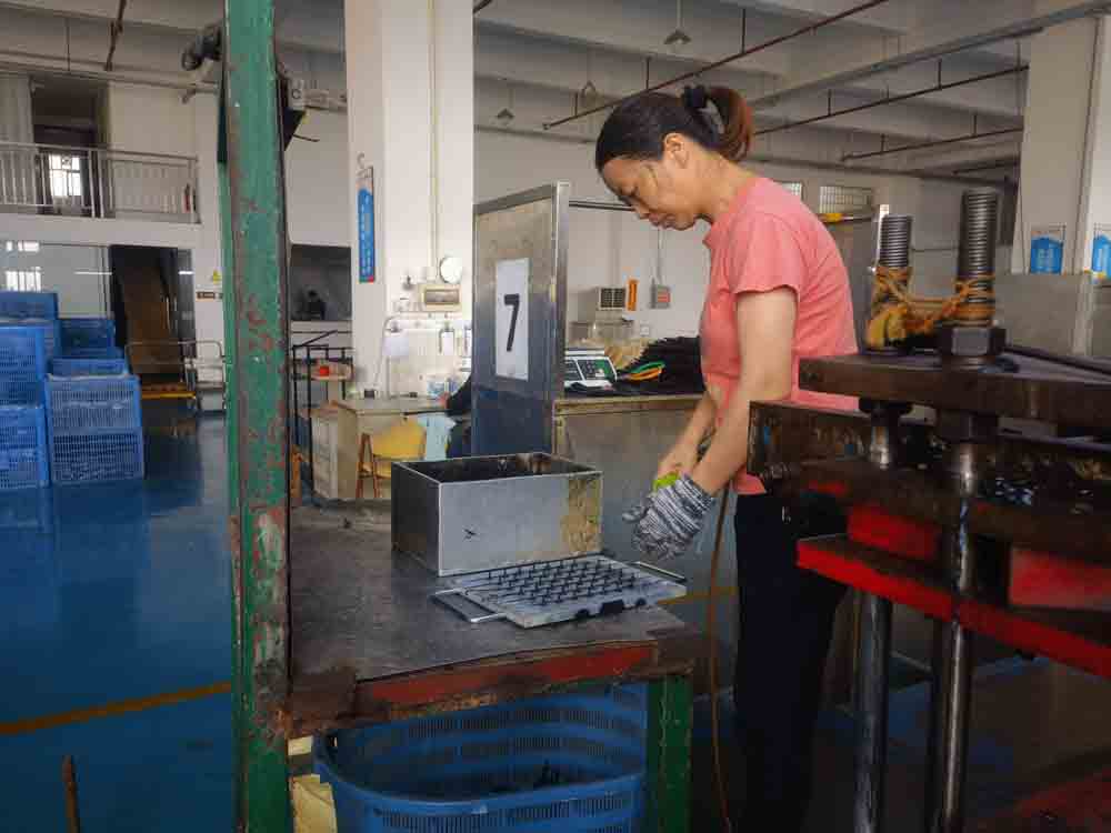 Mukautetut silikoni- ja kumiosat / tiivisteet / tiivisteet / kumikomponentit